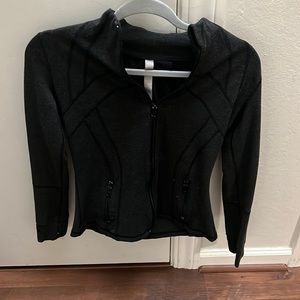lululemon gray zip up jacket good condition size 6